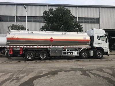 重汽斯太爾前四后八27.7方鋁合金運油車，20.4噸鋁合金油罐車